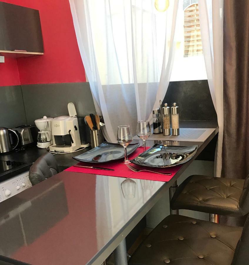 Pink Flat Apartment *